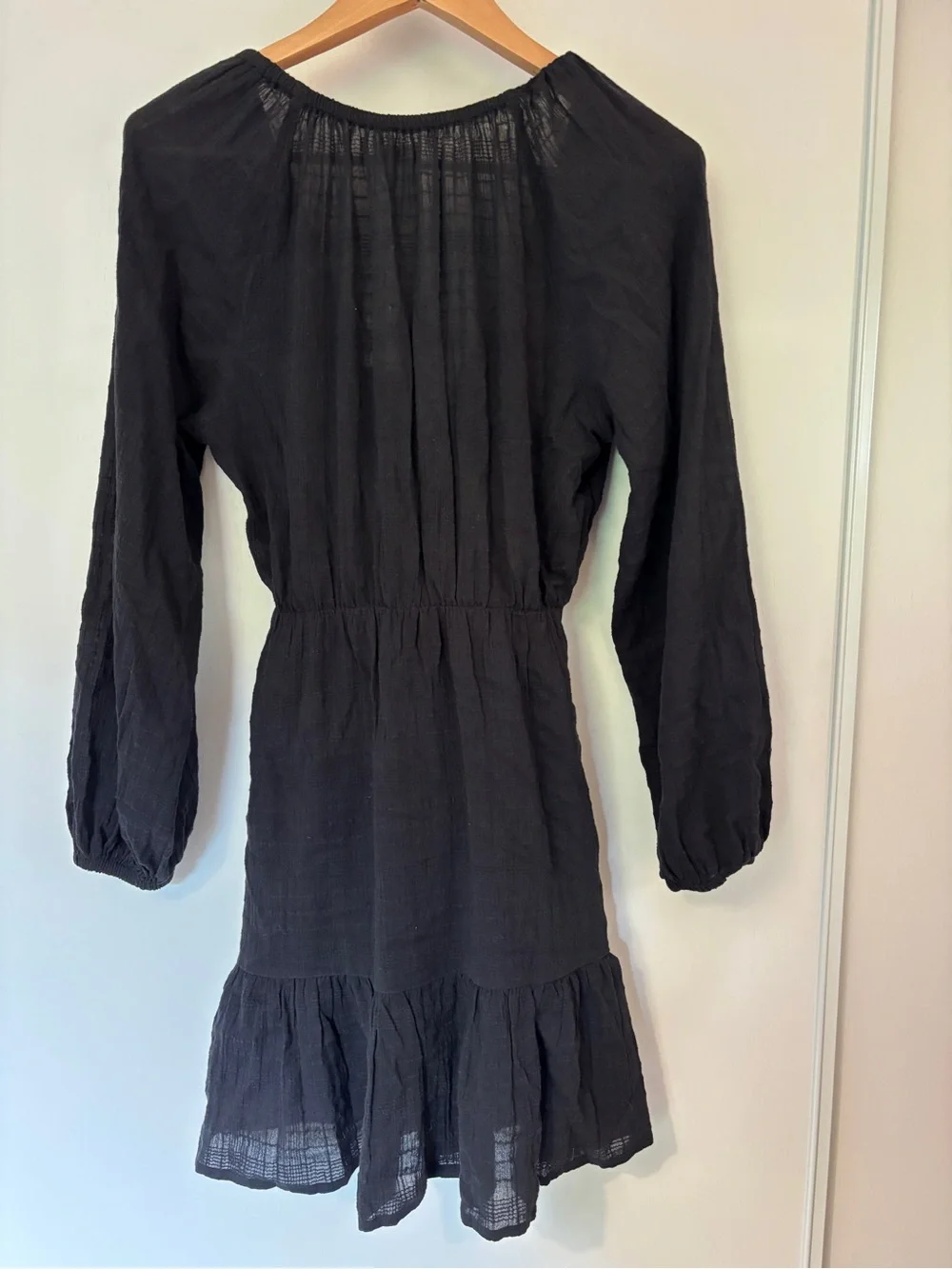 L Space Mini Dress Size Small Black Feelin Fine Gauge Tier Peasant Sleeve Soft - Picture 3 of 8
